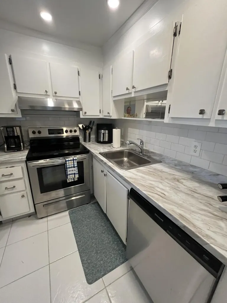 210 Valencia I Delray Beach FL 33446