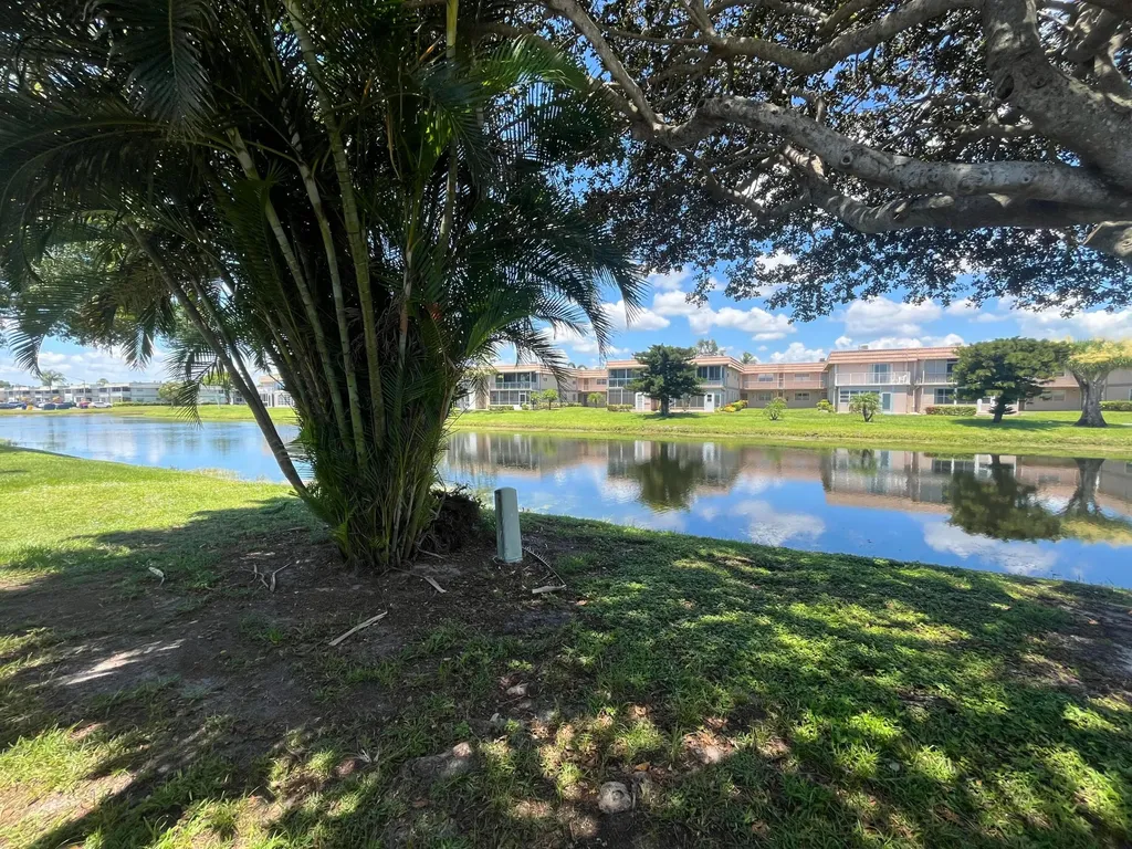 210 Valencia I Delray Beach FL 33446