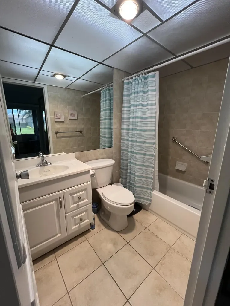 210 Valencia I Delray Beach FL 33446
