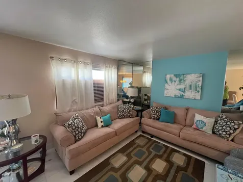 210 Valencia I Delray Beach FL 33446