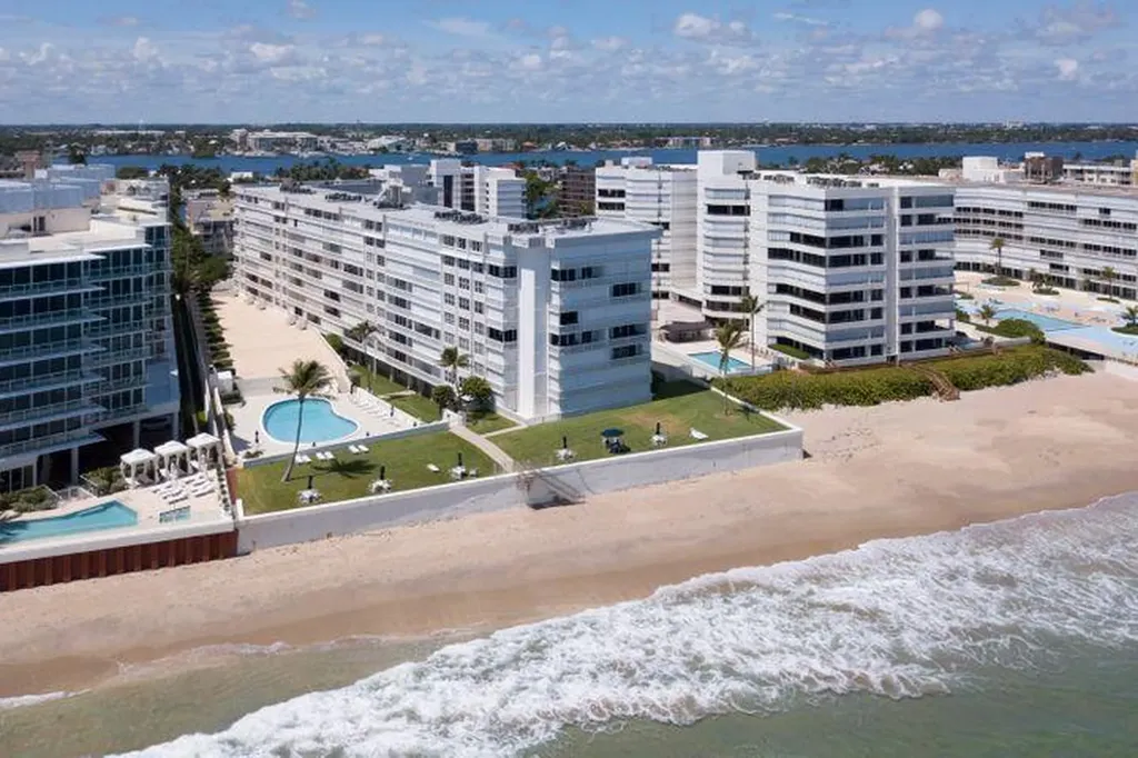 3570 S Ocean Boulevard Palm Beach FL 33480