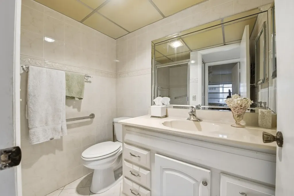 441 Burgundy J Delray Beach FL 33484
