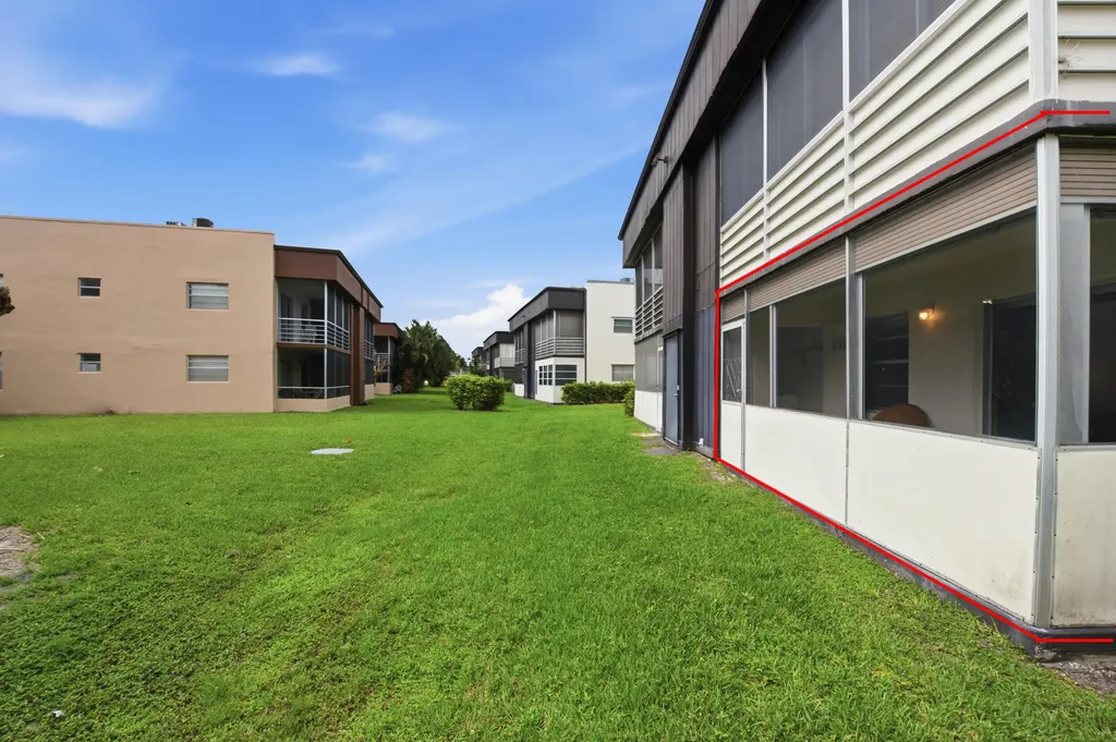441 Burgundy J Delray Beach FL 33484