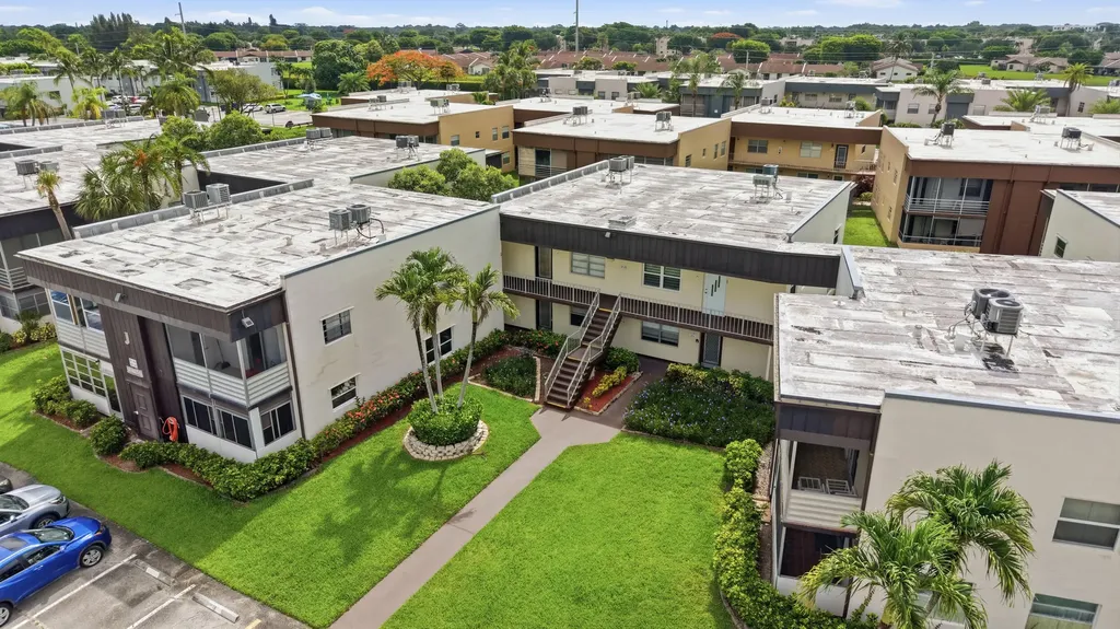 441 Burgundy J Delray Beach FL 33484
