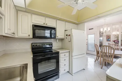 441 Burgundy J Delray Beach FL 33484
