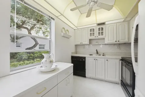 441 Burgundy J Delray Beach FL 33484