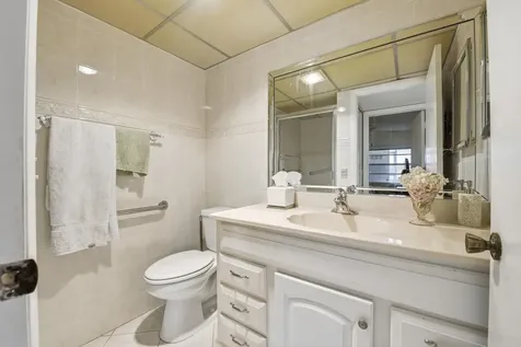 441 Burgundy J Delray Beach FL 33484