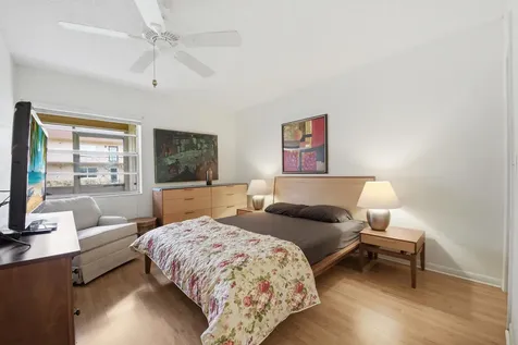 441 Burgundy J Delray Beach FL 33484