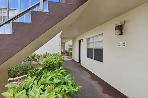 441 Burgundy J Delray Beach FL 33484