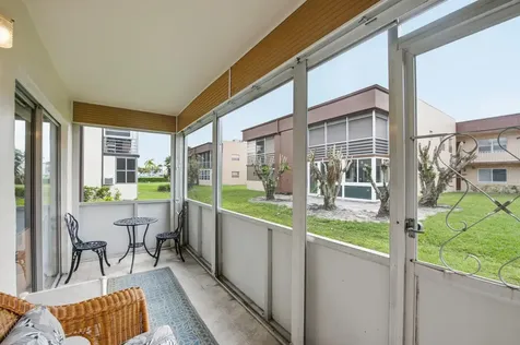 441 Burgundy J Delray Beach FL 33484