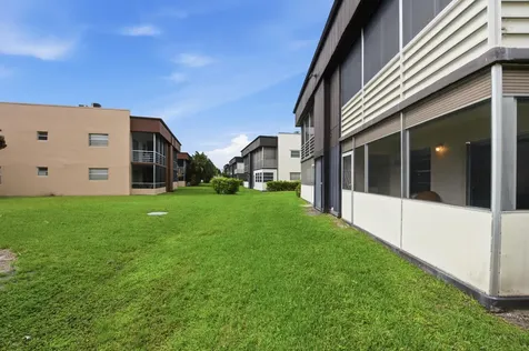 441 Burgundy J Delray Beach FL 33484