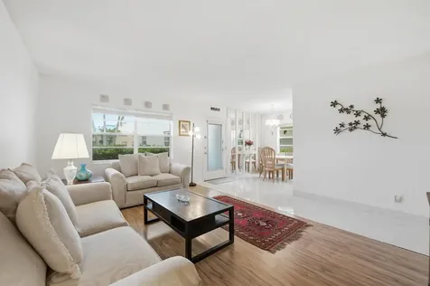 441 Burgundy J Delray Beach FL 33484