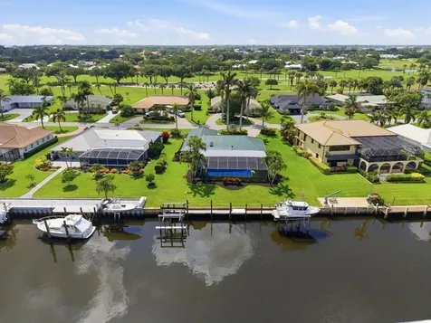 3374 SE Fairway E Stuart FL 34997