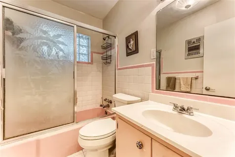1676 NE 40th Street Oakland Park FL 33334
