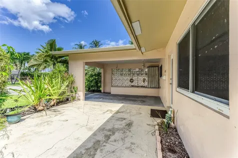 1676 NE 40th Street Oakland Park FL 33334