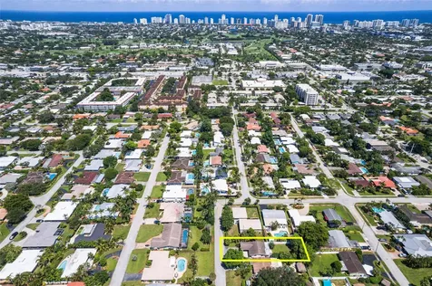 1676 NE 40th Street Oakland Park FL 33334