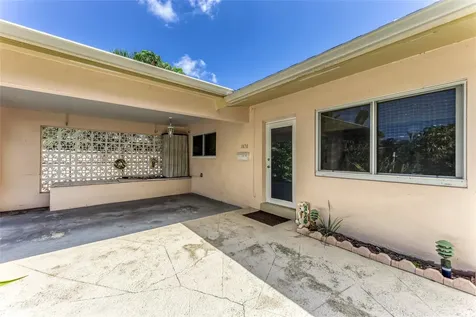 1676 NE 40th Street Oakland Park FL 33334