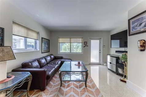 1676 NE 40th Street Oakland Park FL 33334