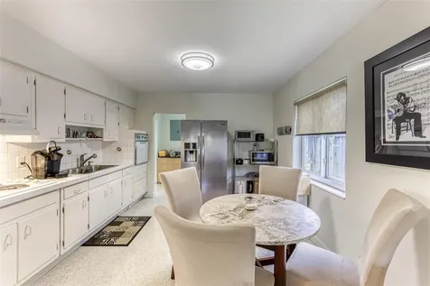 1676 NE 40th Street Oakland Park FL 33334
