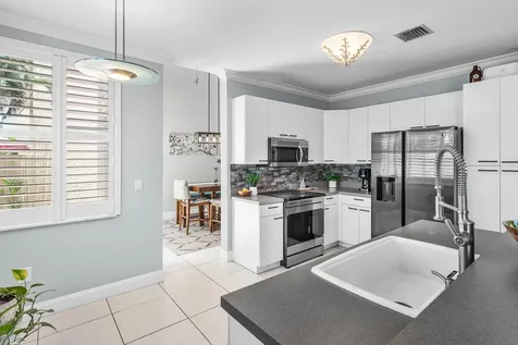 7819 Oak Grove Circle Lake Worth FL 33467