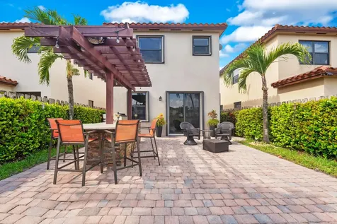 3785 NE 2nd Street Homestead FL 33033