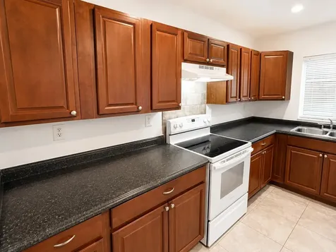 5728 5728 Blueberry Ct, Unit #38 Circle Lauderhill FL 33313