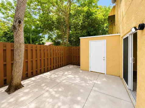 5728 5728 Blueberry Ct, Unit #38 Circle Lauderhill FL 33313