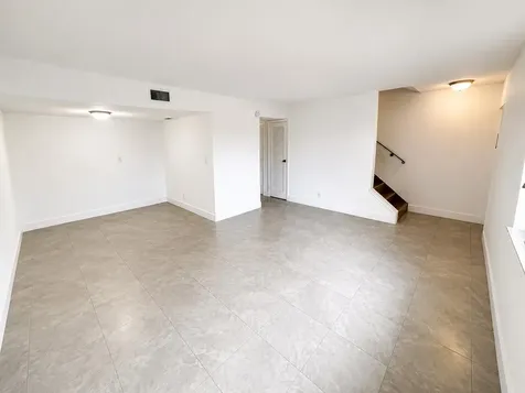 5728 5728 Blueberry Ct, Unit #38 Circle Lauderhill FL 33313