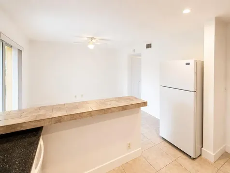 5728 5728 Blueberry Ct, Unit #38 Circle Lauderhill FL 33313