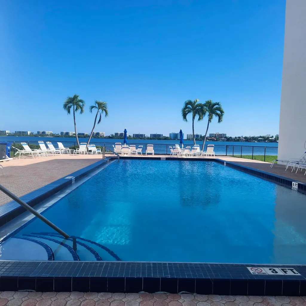 1516 S Lakeside Drive Lake Worth Beach FL 33460