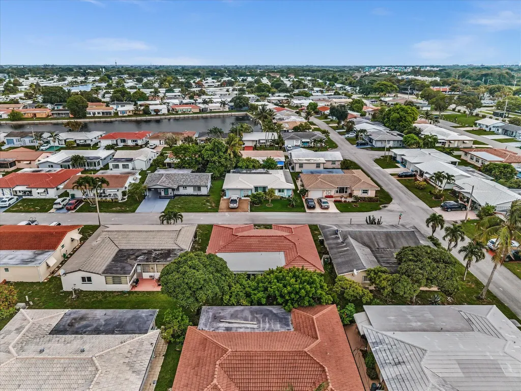 5715 NW 86th Avenue Tamarac FL 33321