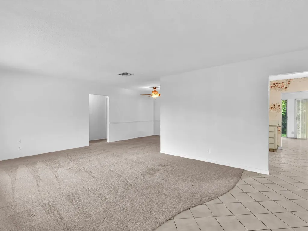 5715 NW 86th Avenue Tamarac FL 33321