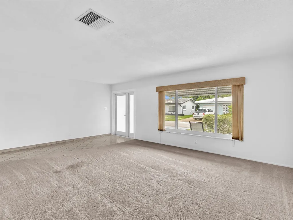5715 NW 86th Avenue Tamarac FL 33321