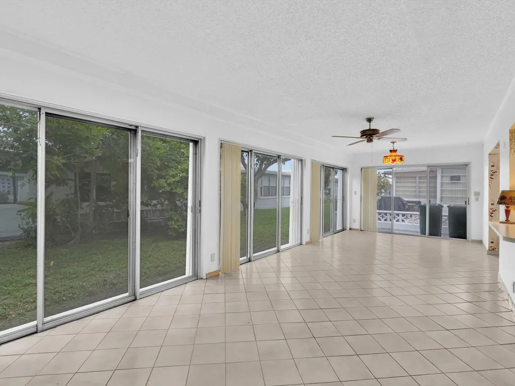 5715 NW 86th Avenue Tamarac FL 33321