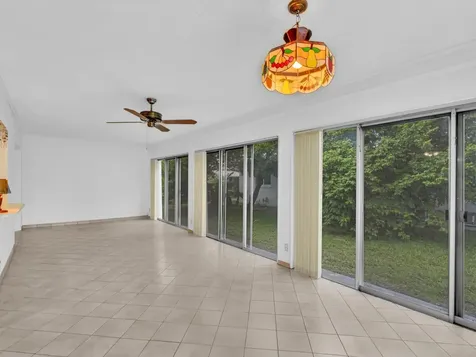 5715 NW 86th Avenue Tamarac FL 33321