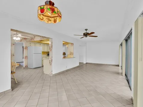 5715 NW 86th Avenue Tamarac FL 33321