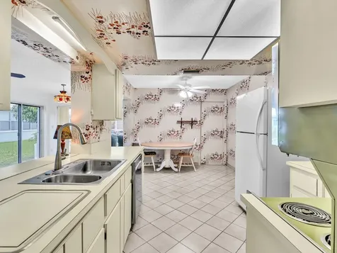 5715 NW 86th Avenue Tamarac FL 33321