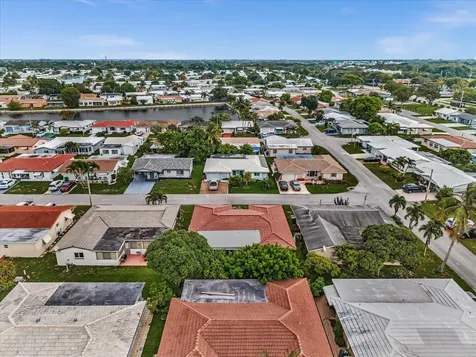 5715 NW 86th Avenue Tamarac FL 33321
