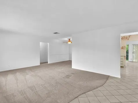 5715 NW 86th Avenue Tamarac FL 33321