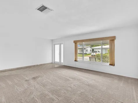 5715 NW 86th Avenue Tamarac FL 33321