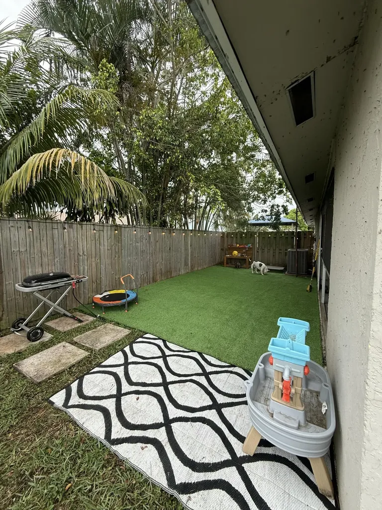 9128 Roan Lane West Palm Beach FL 33403