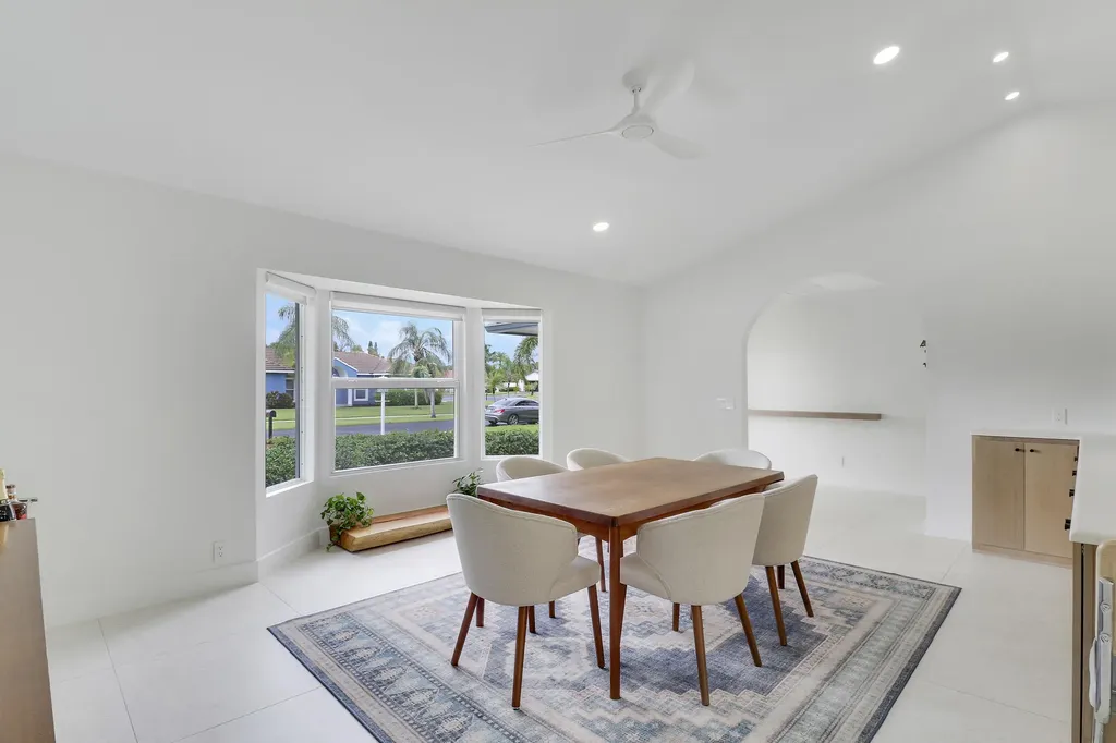 30 Chestnut Trail Tequesta FL 33469