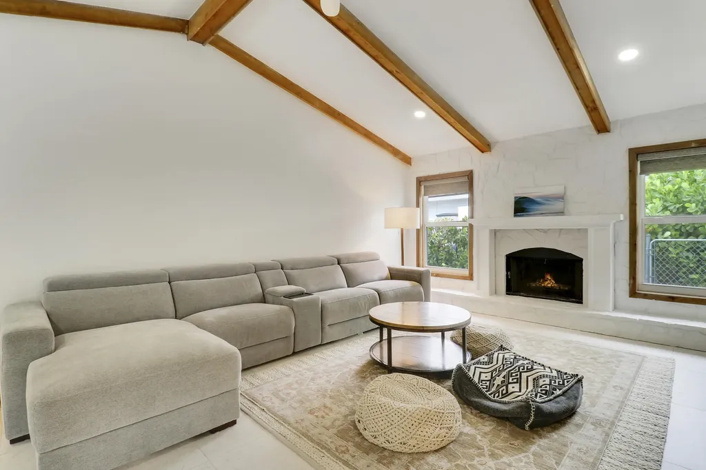 30 Chestnut Trail Tequesta FL 33469