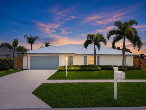 30 Chestnut Trail Tequesta FL 33469