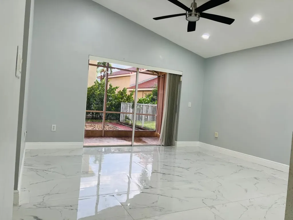 11534 NW 4th Manor Coral Springs FL 33071