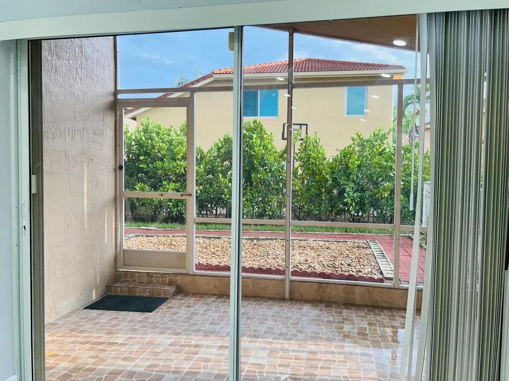 11534 NW 4th Manor Coral Springs FL 33071