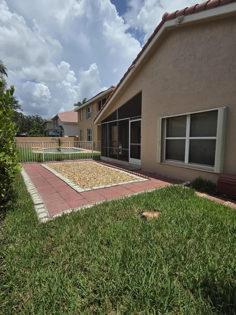 11534 NW 4th Manor Coral Springs FL 33071