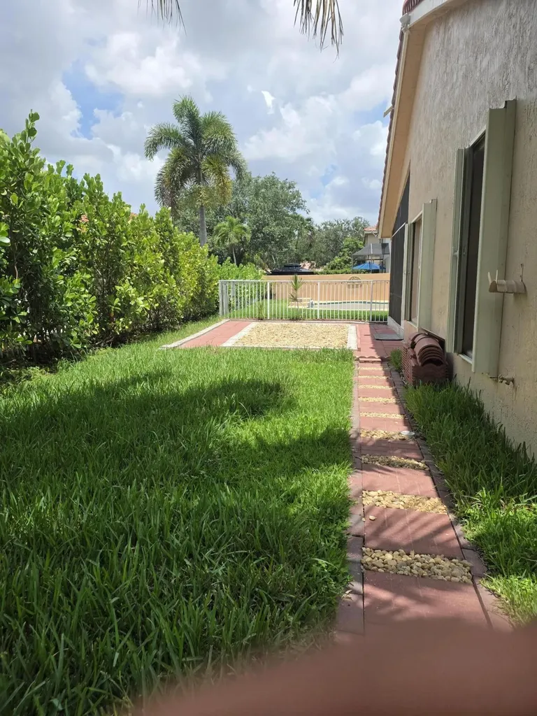 11534 NW 4th Manor Coral Springs FL 33071
