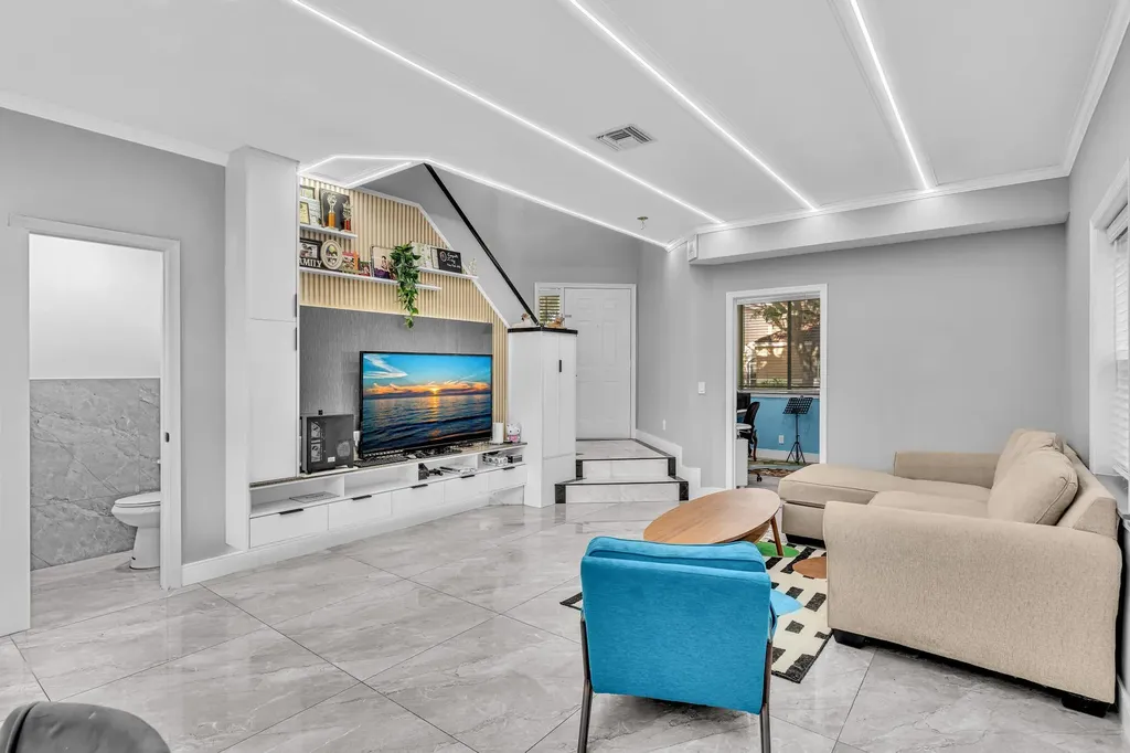 11251 Lakeview Drive Coral Springs FL 33071