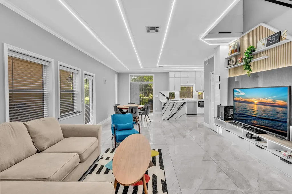 11251 Lakeview Drive Coral Springs FL 33071